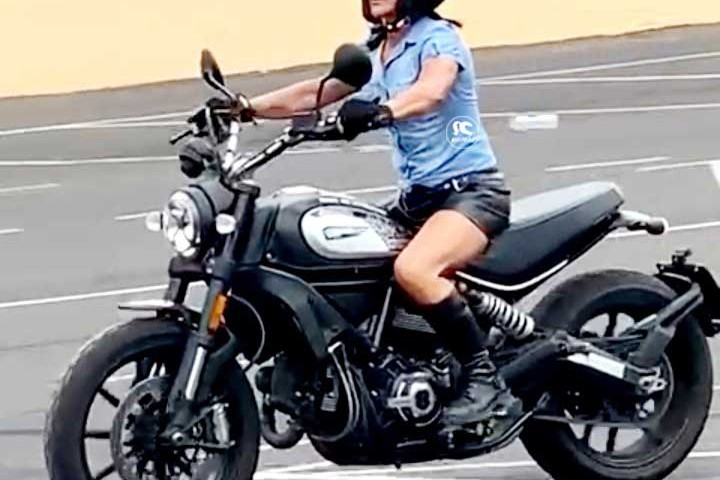 stefania_ragazze_in_moto