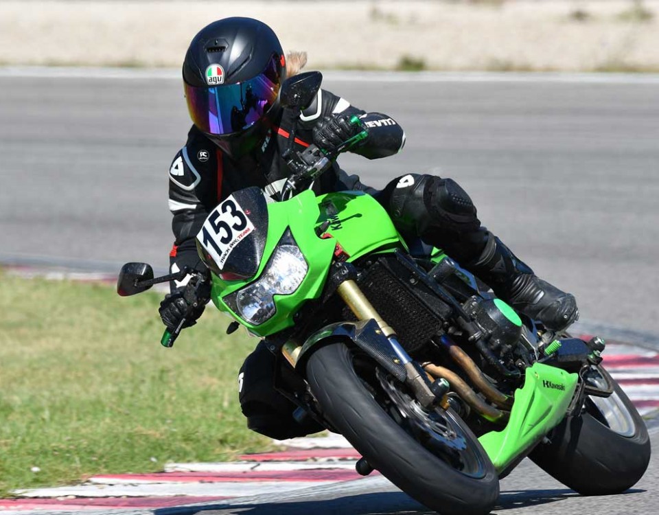 natasha-ragazze_in_moto