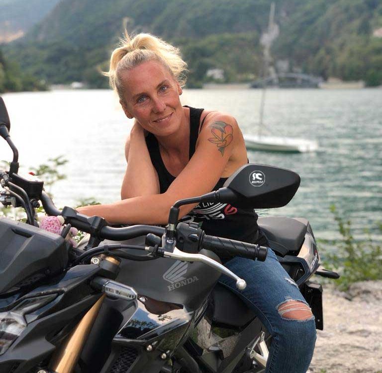 serena_ragazze_in_moto