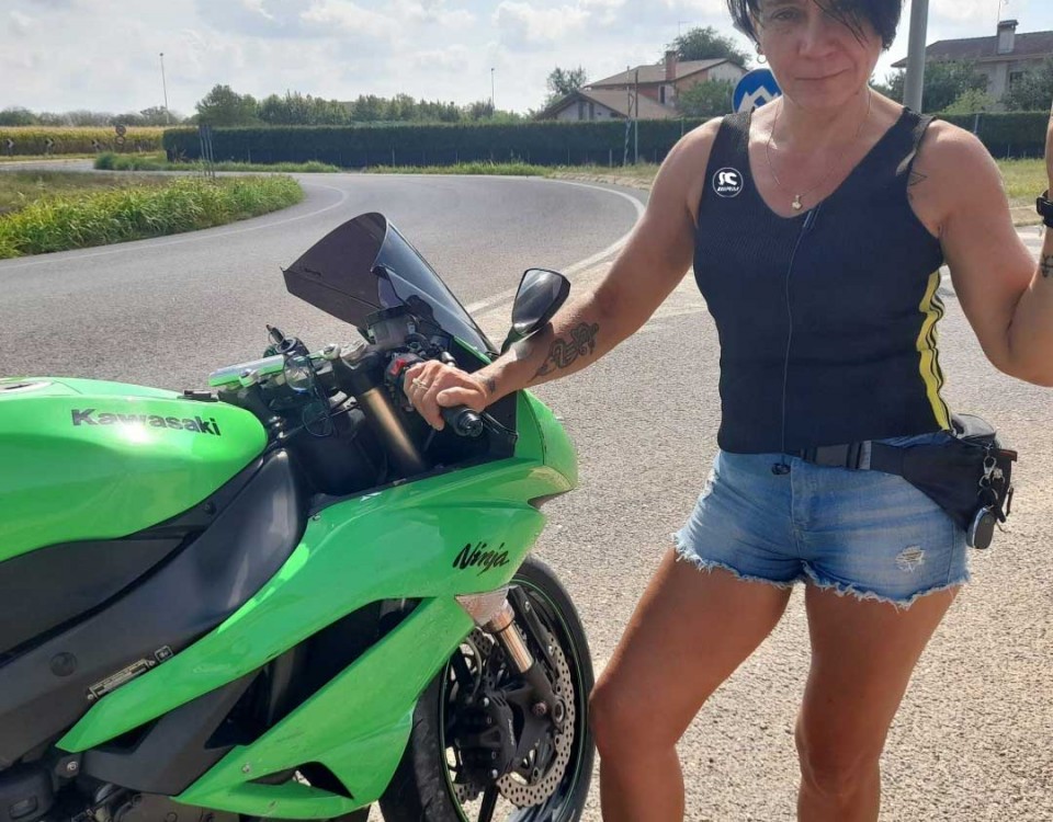 noemi_ragazze_in_moto