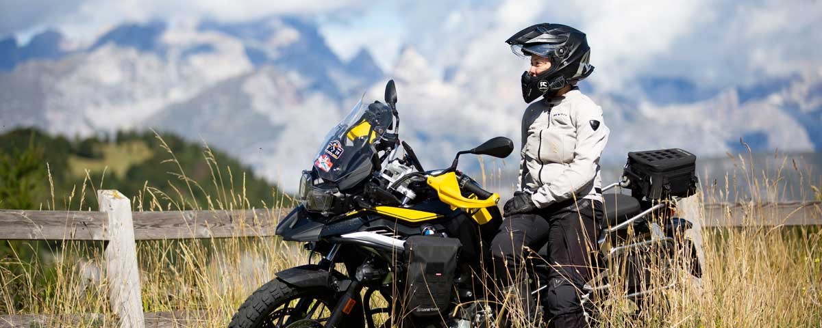 Valeria-ragazze_in_moto