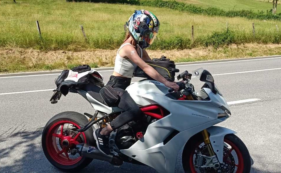 ilenia_ragazze_in_moto