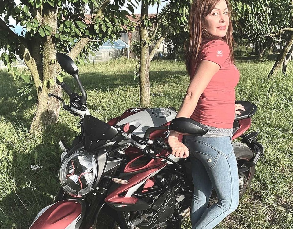 tania_ragazze_in_moto