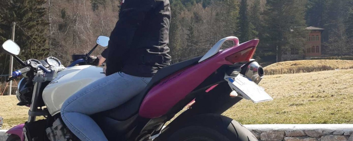 greta_ragazze_in_moto