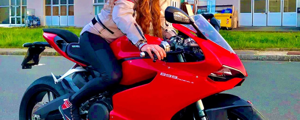 greta_ragazze_in_moto