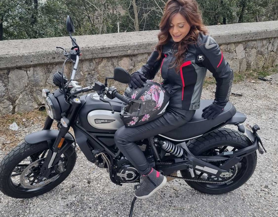 sabrina_ragazze_in_moto