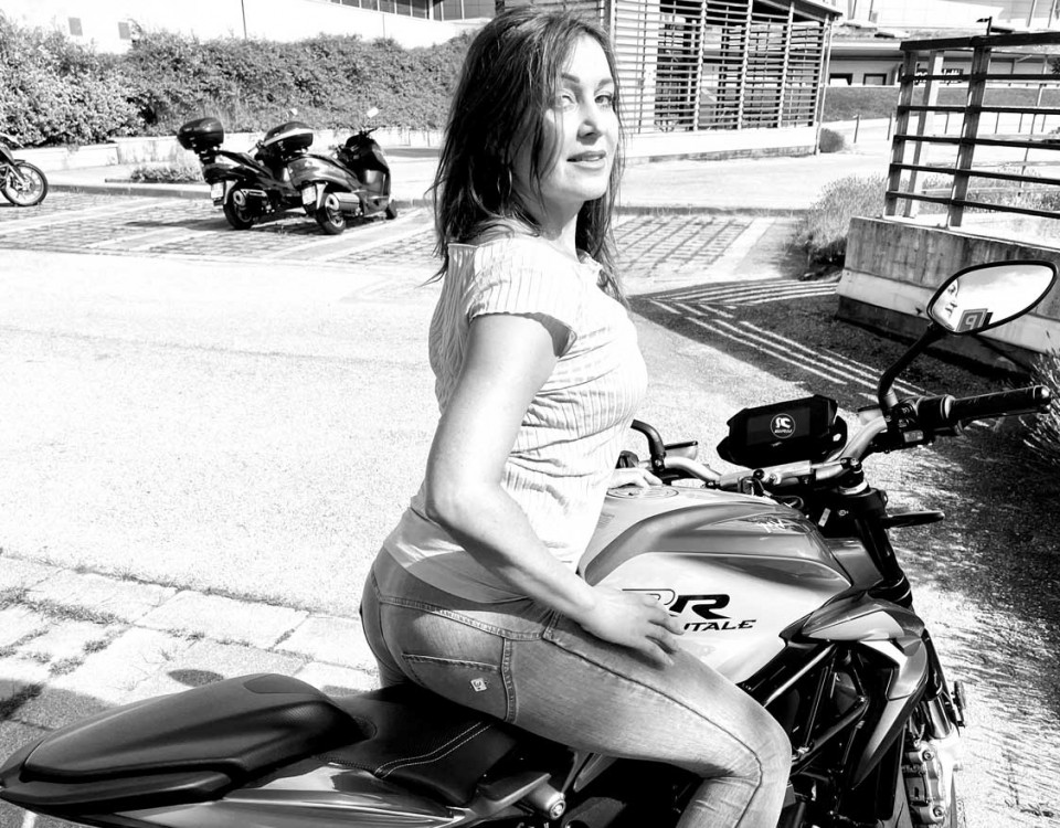 tania_ragazze_in_moto