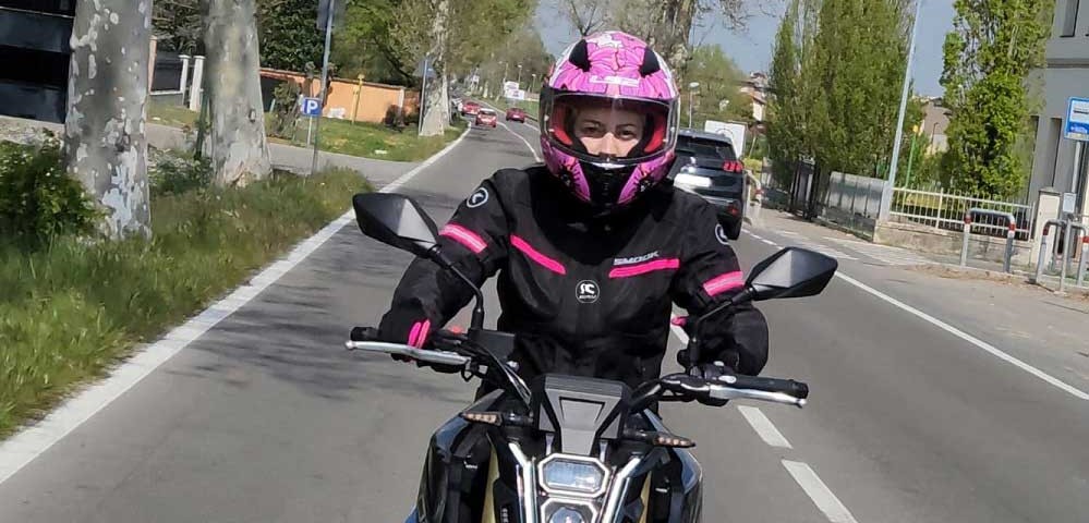 veronica_ragazze_in_moto