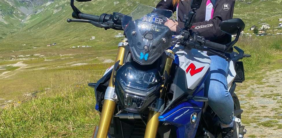 yuna_ragazze_in_moto