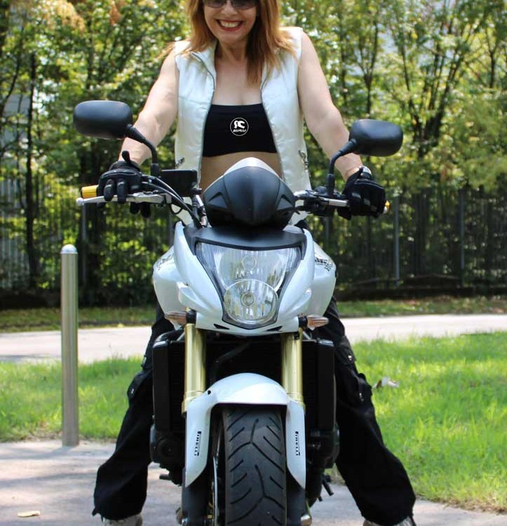 carmen_ragazze_in_moto