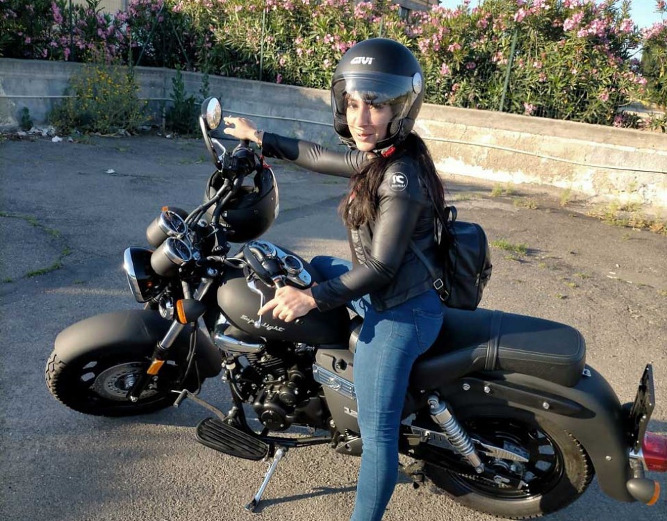 mary_ragazze_in_moto