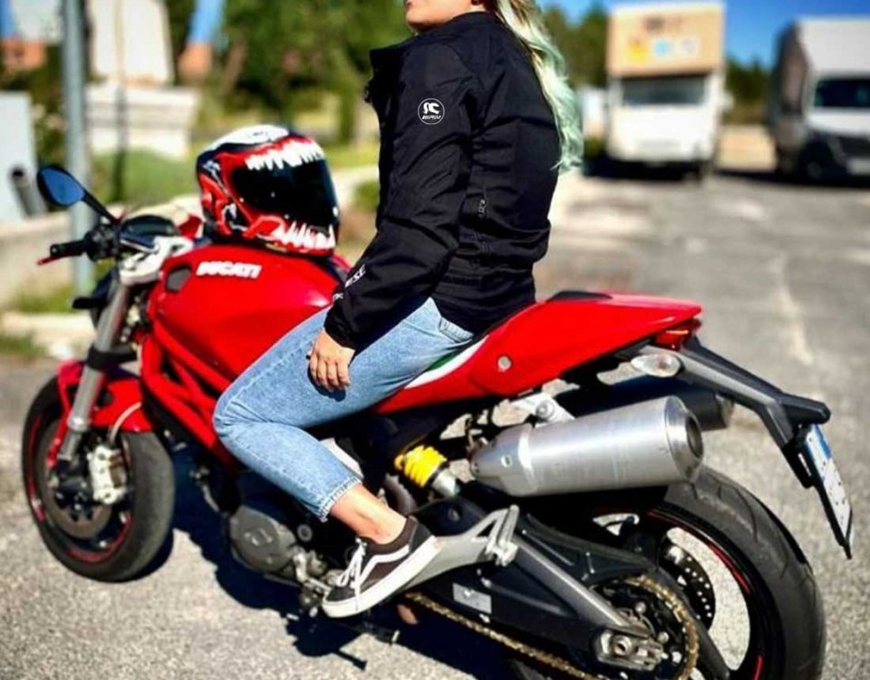 monica_ragazze_in_moto