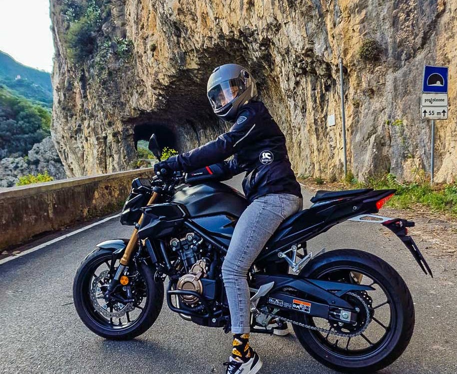 eleonora_ragazze_in_moto