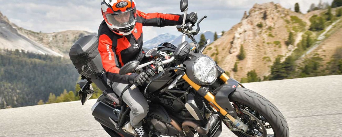 enrica_ragazze_in_moto