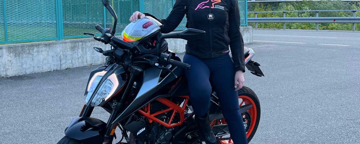 giulia_ragazze_in_moto