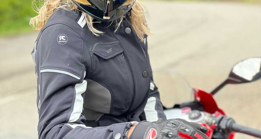 linda_ragazze_in_moto