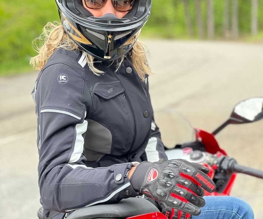 linda_ragazze_in_moto