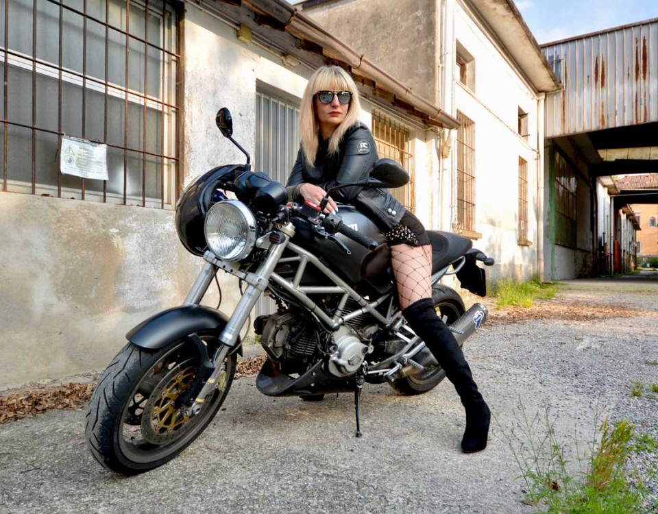 sabrina_ragazze_in-moto