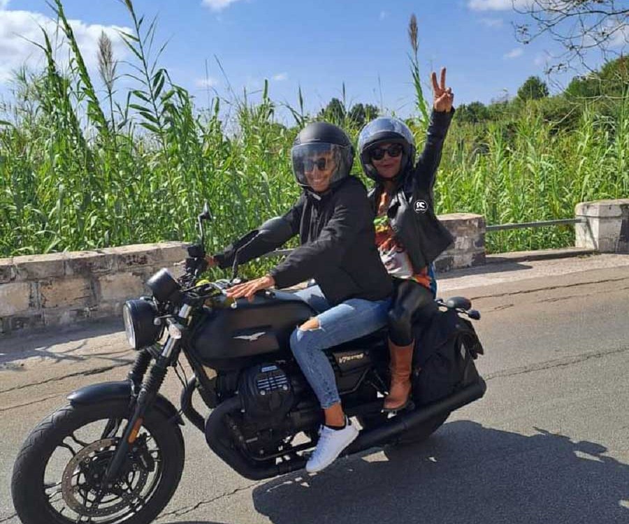 anna_ragazze_in_moto