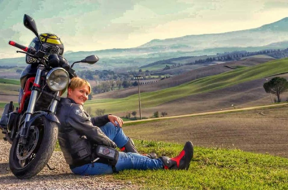 elena_ragazze_in_moto