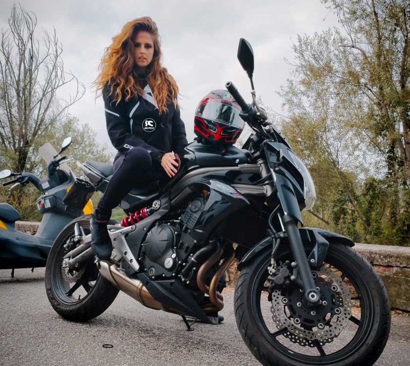 eleonora_ragazze_in-moto