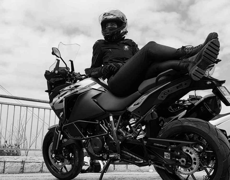 alessandra_ragazze_in-moto