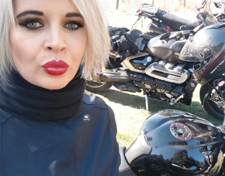 mary_ragazze_in_moto