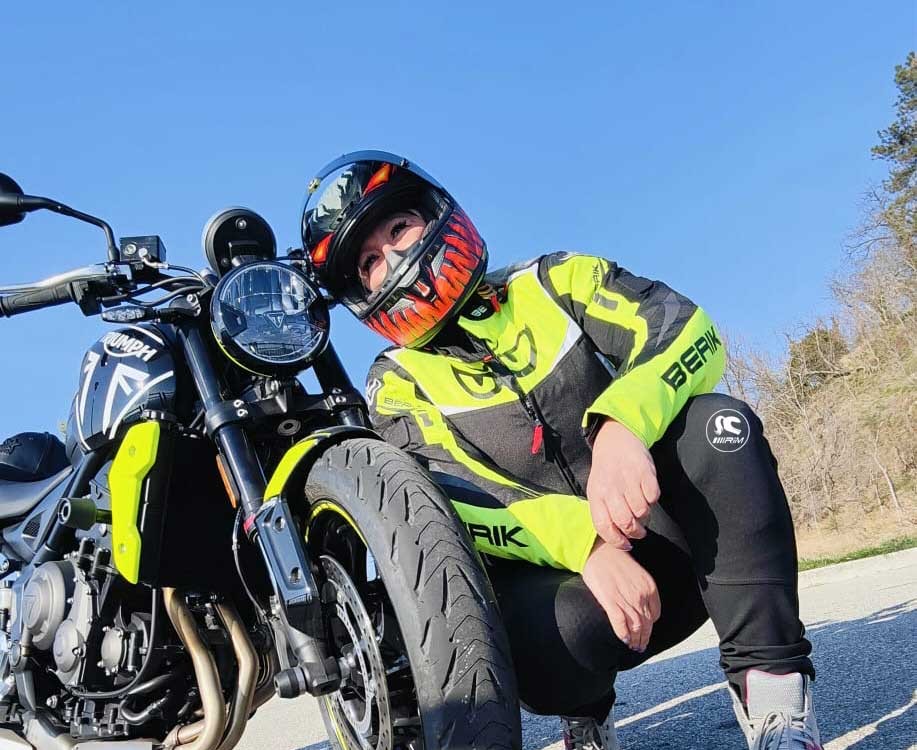 anna_ragazze_in_moto