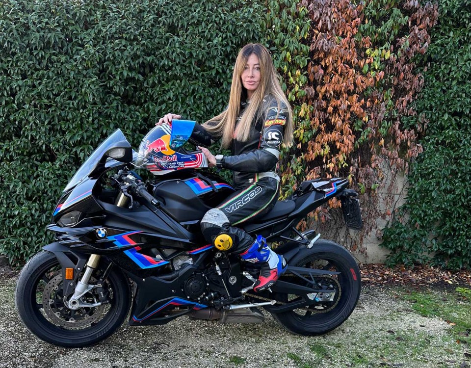 laura_ragazze_in_moto