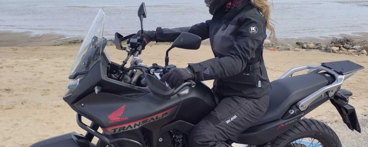 linda_ragazze_in-moto