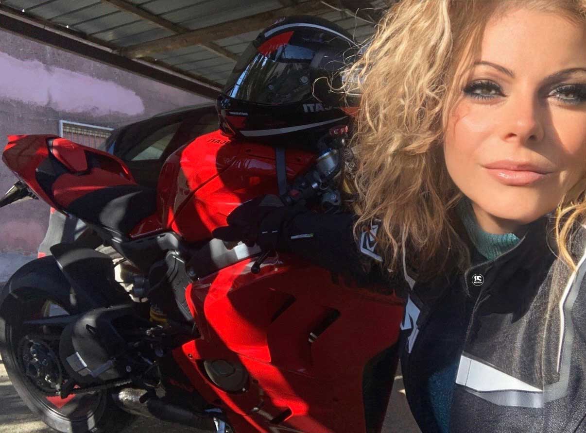 patrizia_ragazze_in_moto