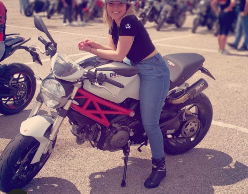 veronica_ragazze_in_moto