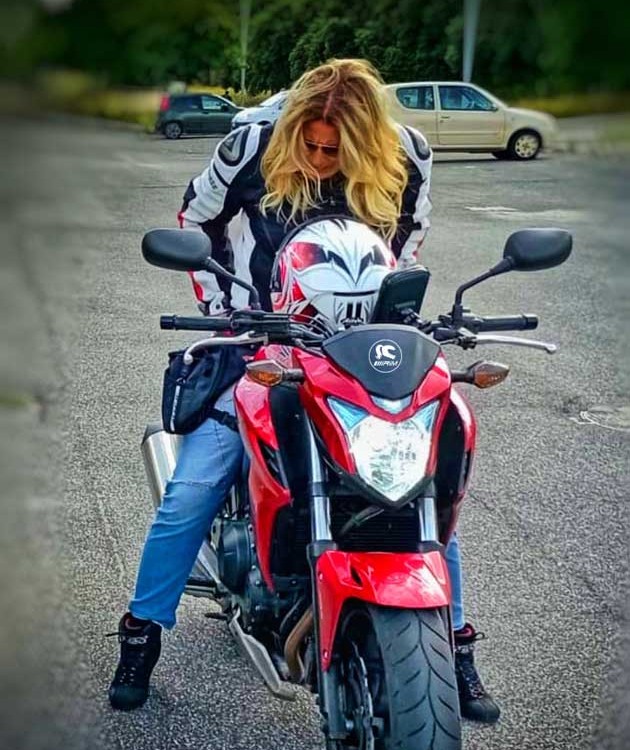 emanuela_ragazze_in-moto