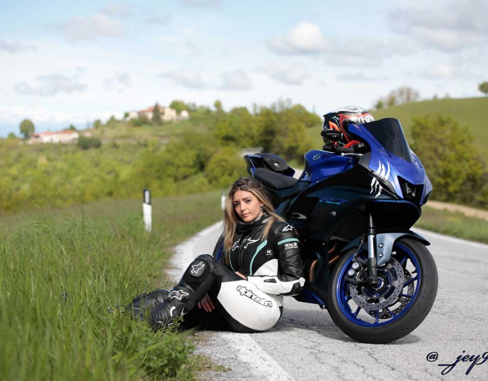 jessica_ragazze_in-moto