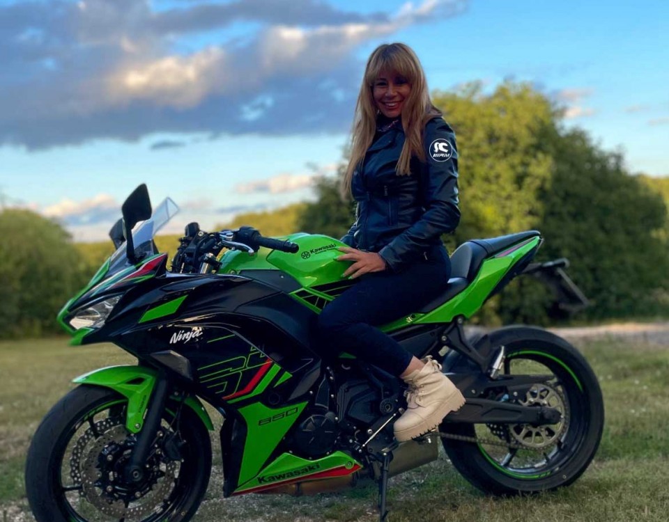 lorena_ragazze_in-moto