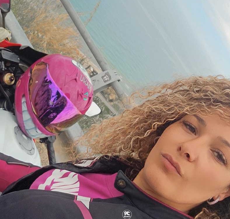 manu_ragazze_in-moto