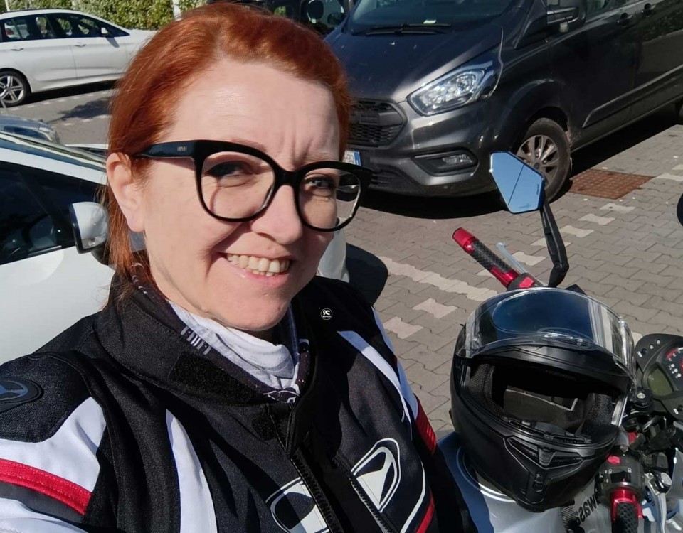 linda_ragazze-in-moto