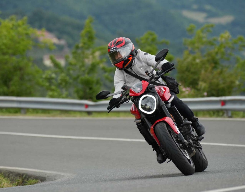 monica_ragazze_in_moto