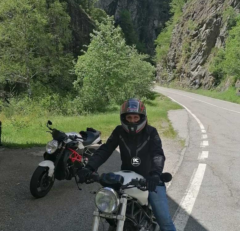 cristina_ragazze_in_moto