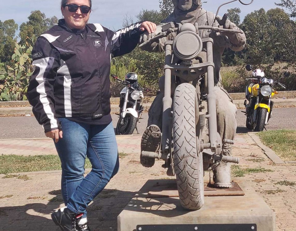 elli_ragazze-in_moto
