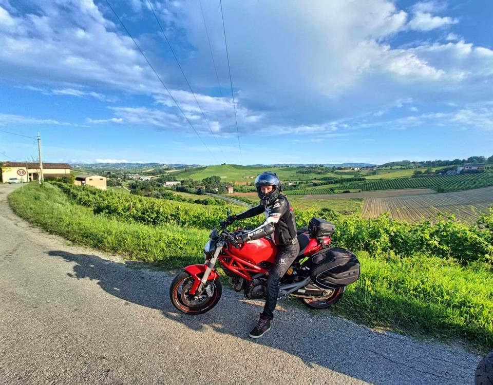 martina_ragazze_in-moto