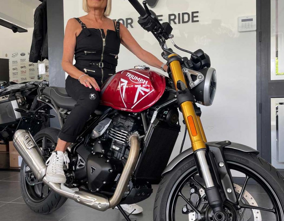 tiziana_ragazze-in_moto