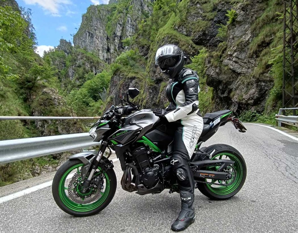 gaia_ragazze_in_moto