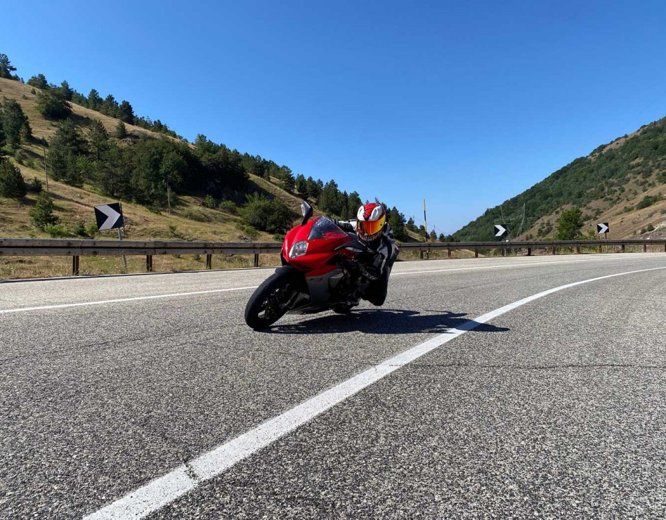 giulia_ragazze-in_moto