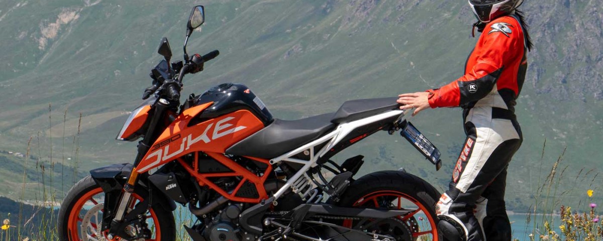 monica_ragazze_in-moto