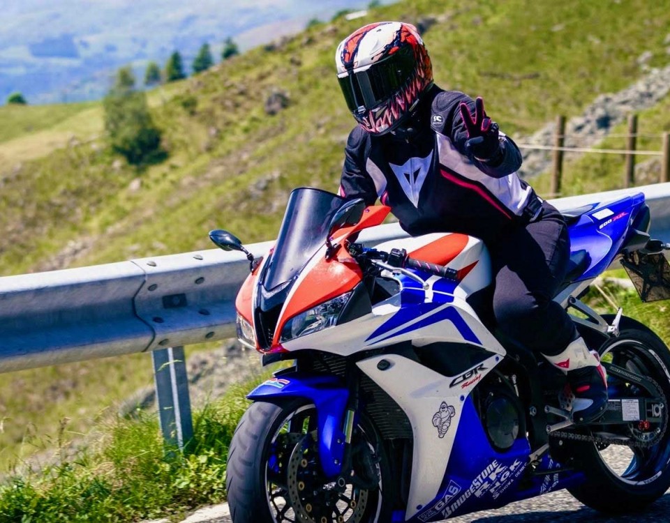 vania_ragazze_in-moto