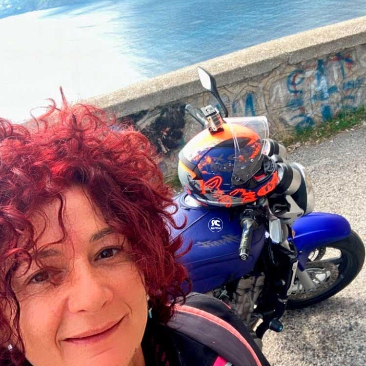 angela_ragazze_in-moto