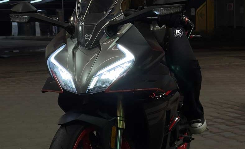 siria_ragazze_in_moto