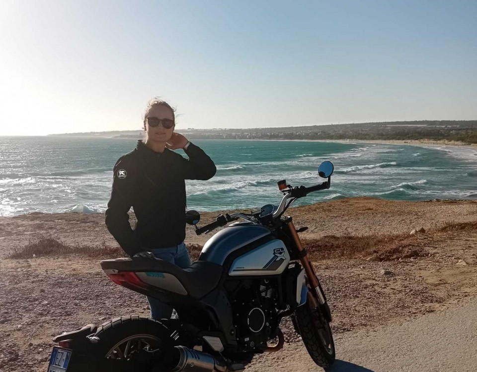chiara_ragazze_in-moto