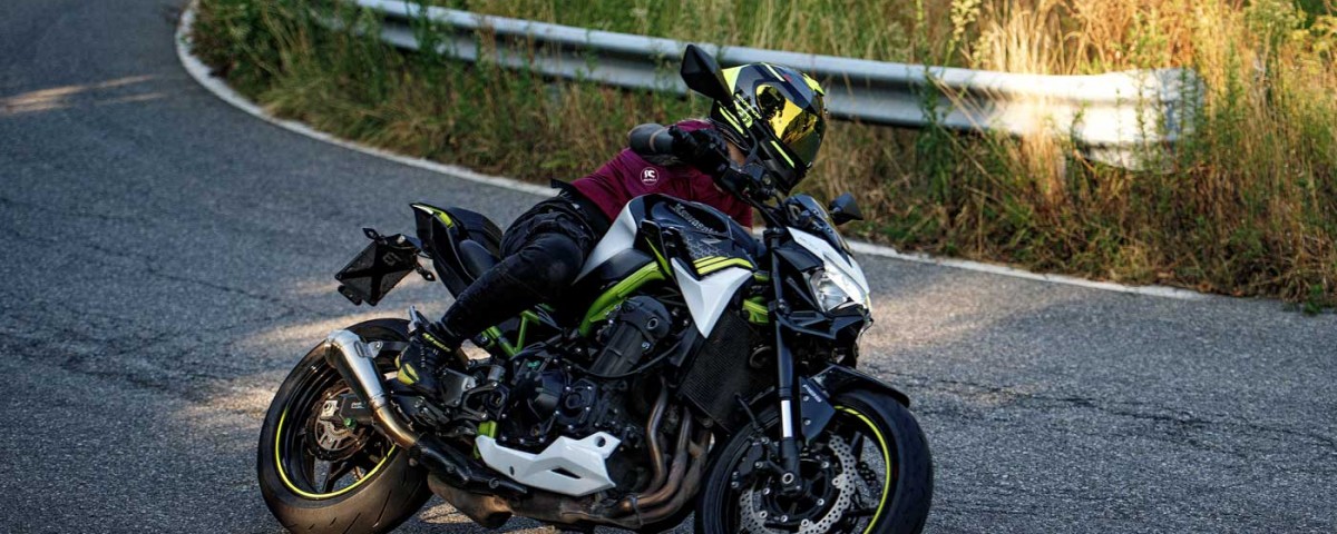 laura_ragazze-in_moto